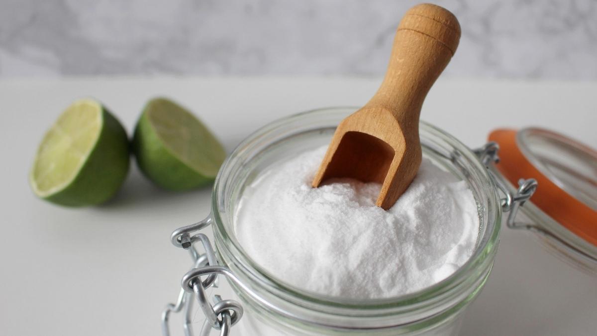 Baking soda on carpet to absorb burnt smell in house